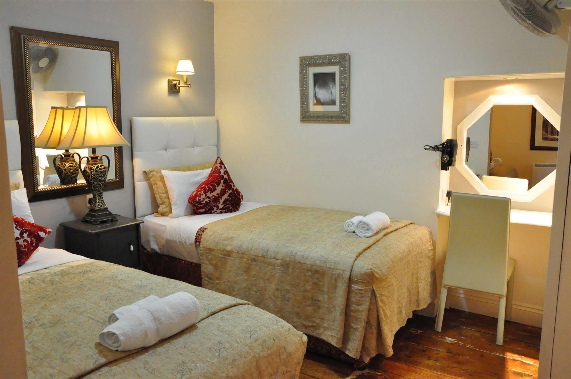 Piccolino Hyde Park Hotel Лондон Экстерьер фото